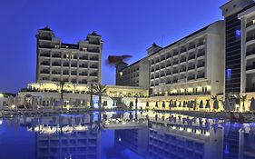 Lake & River Hotel & Spa